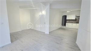 t3 à la vente -   83390  CUERS, surface 65 m2 vente t3 - UBI453421505